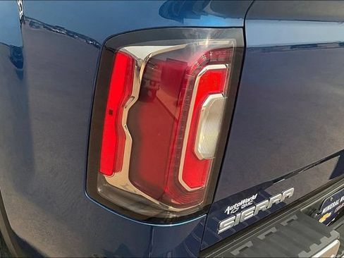 Used 2018 GMC Sierra 1500 SLT AWD/4WD image 24