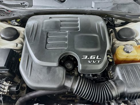 Used 2011 Dodge Challenger RWD image 27