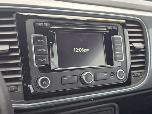 Used 2012 Volkswagen Beetle 2.5 image 27