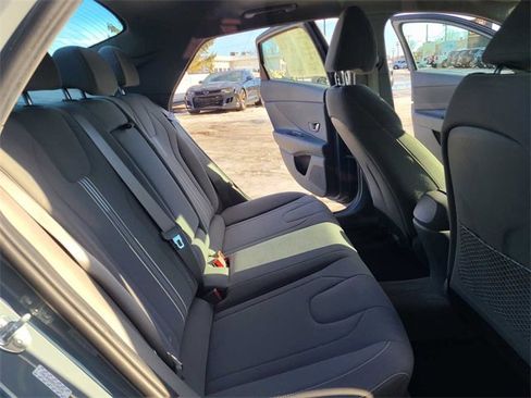 Used 2021 Hyundai Elantra SEL w/ Convenience + Premium Package image 20