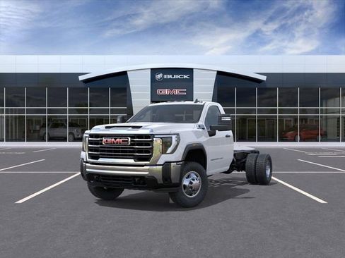 New 2026 GMC Sierra 3500 Pro image 8