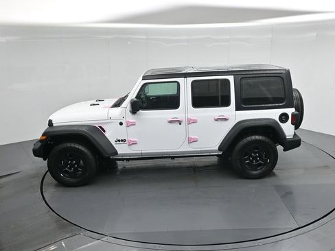 Used 2025 Jeep Wrangler Sport image 41