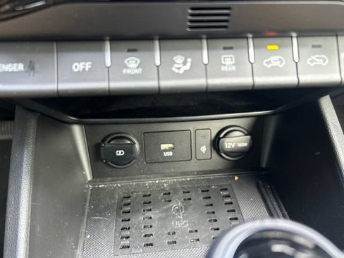 Used 2023 Hyundai Kona Limited FWD image 19