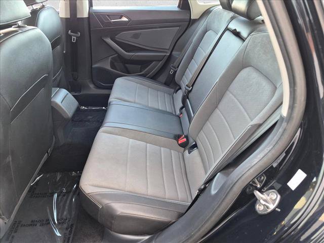 Used 2025 Volkswagen Jetta SE FWD image 24