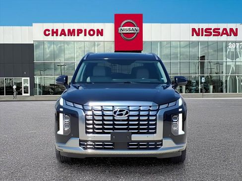 Used 2024 Hyundai Palisade Calligraphy image 2