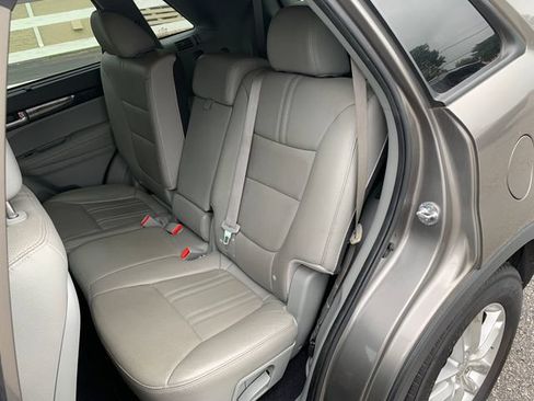 Used 2014 Kia Sorento LX w/ Premium Package FWD image 11