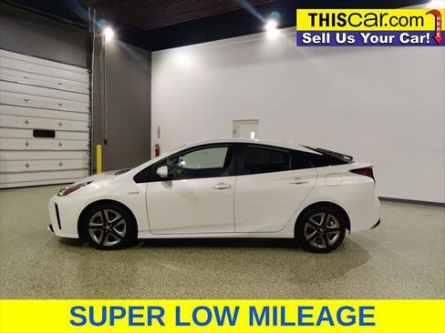 Used 2019 Toyota Prius XLE FWD image 4