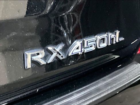 Used 2022 Lexus RX 450hL Luxury w/ Cold Area Package (CT) image 29