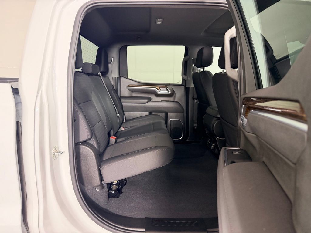Used 2026 GMC Sierra 1500 SLE AWD/4WD image 32