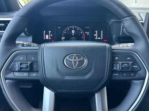 New 2026 Toyota 4Runner SR5 AWD/4WD image 24