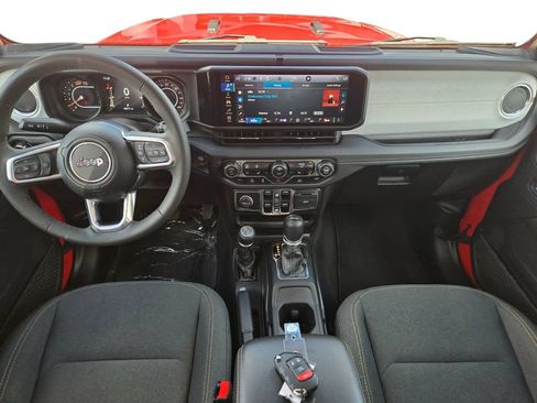 Used 2025 Jeep Wrangler Unlimited Sahara AWD/4WD image 19