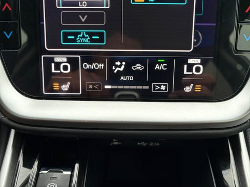 Used 2022 Subaru Outback Premium AWD/4WD image 23