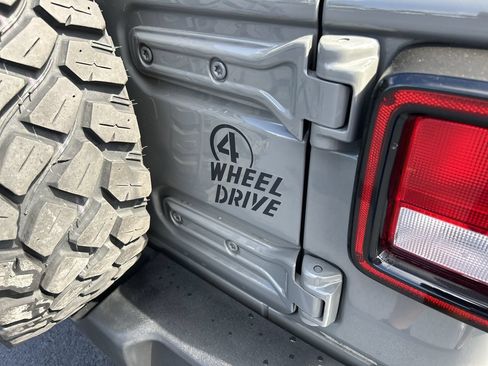Used 2021 Jeep Wrangler Unlimited Sport AWD/4WD image 10