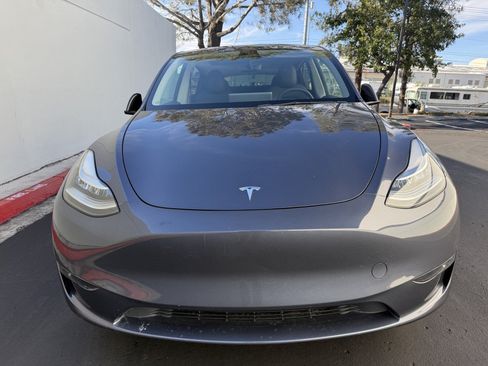 Used 2023 Tesla Model Y AWD image 6