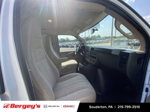New 2025 GMC Savana 3500 w/ Driver Convenience Package RWD image 30