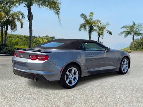 Used 2020 Chevrolet Camaro LT RWD image 4