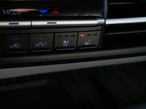 Certified 2024 Toyota Sienna Limited image 29