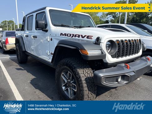 Used 2025 Jeep Gladiator Mojave w/ Convenience Group AWD/4WD image 1
