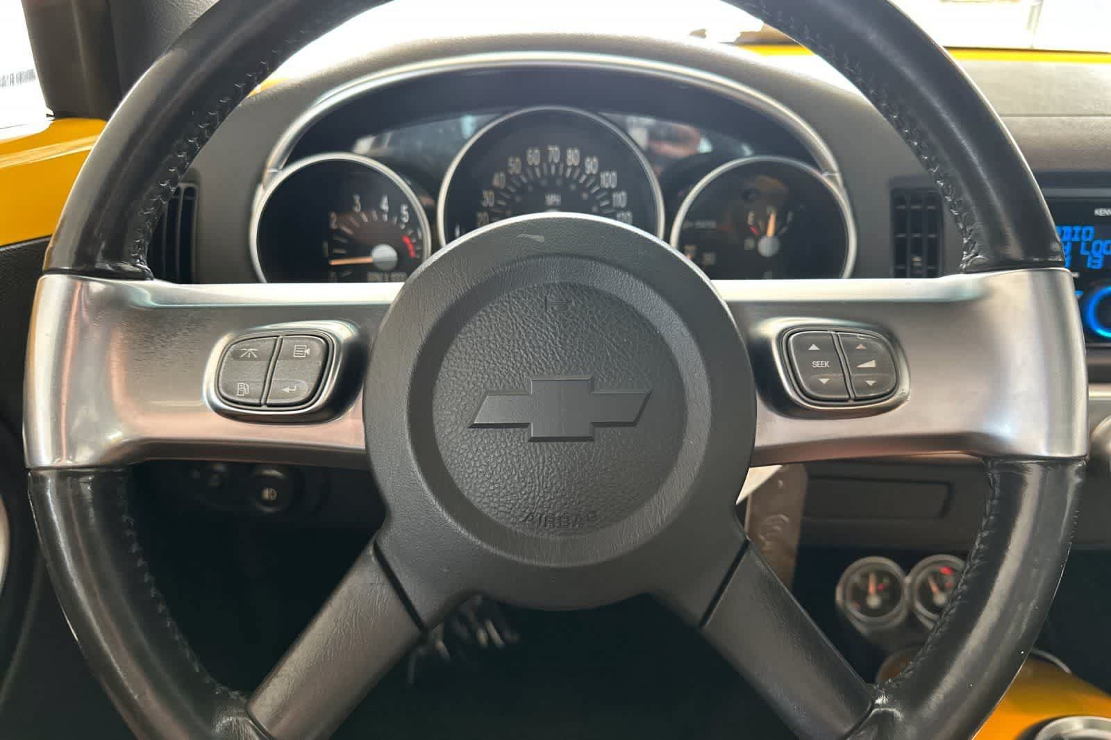 Used 2004 Chevrolet SSR w/ Preferred Equipment Group RWD image 21