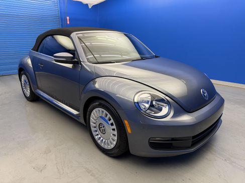 Used 2014 Volkswagen Beetle 1.8T FWD image 2