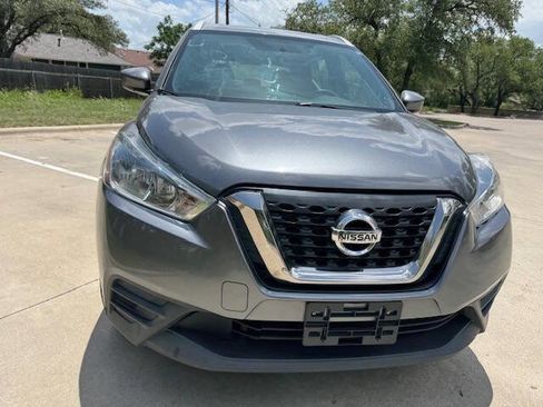 Used 2019 Nissan Kicks SV image 7