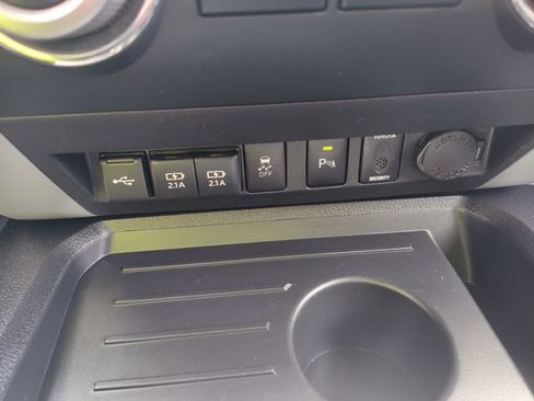 Used 2021 Toyota Tundra Limited image 25