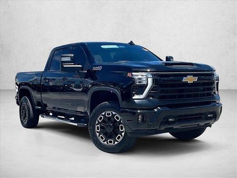 Used 2024 Chevrolet Silverado 2500 High Country w/ Technology Package AWD/4WD image 12