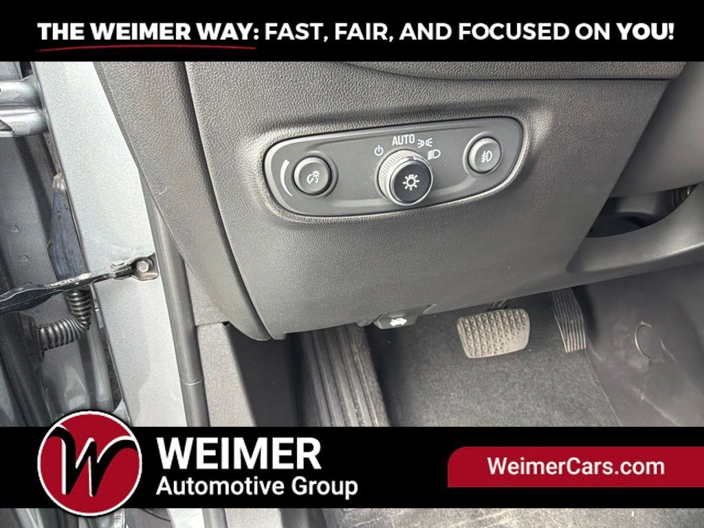 Used 2023 Chevrolet Equinox Premier AWD/4WD image 25