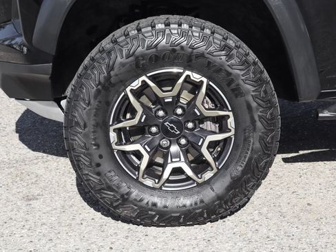 Used 2024 Chevrolet Colorado ZR2 w/ ZR2 Convenience Package III AWD/4WD image 48