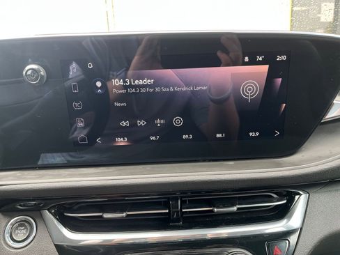 Used 2025 Buick Envista Sport Touring image 17