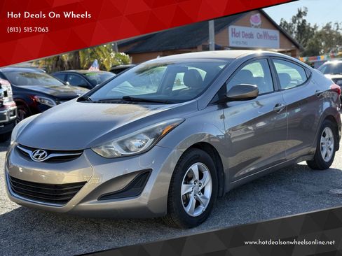 Used 2015 Hyundai Elantra SE FWD image 1