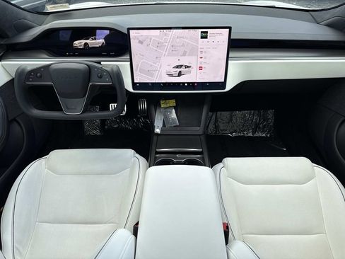Used 2022 Tesla Model S Plaid image 17