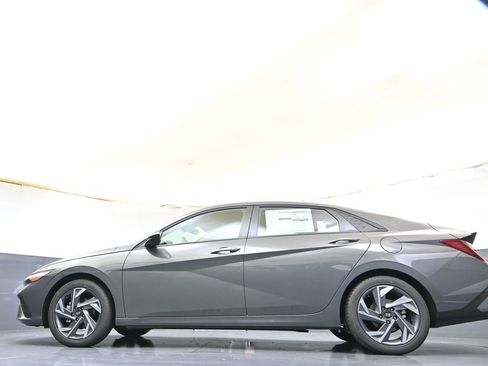 New 2025 Hyundai Elantra Sport image 36