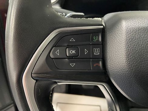 Used 2023 Jeep Grand Cherokee L Laredo image 17