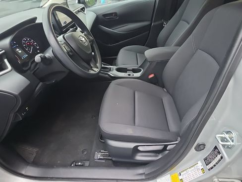 Used 2025 Toyota Corolla LE FWD image 4