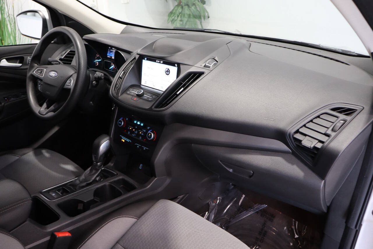 Used 2019 Ford Escape SE FWD image 10