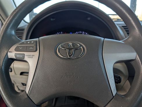 Used 2010 Toyota Camry LE image 14