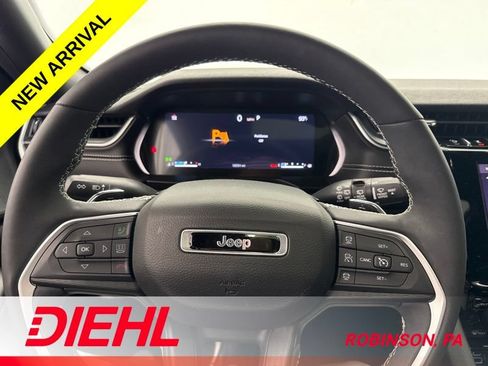 Used 2023 Jeep Grand Cherokee L Laredo AWD/4WD image 25