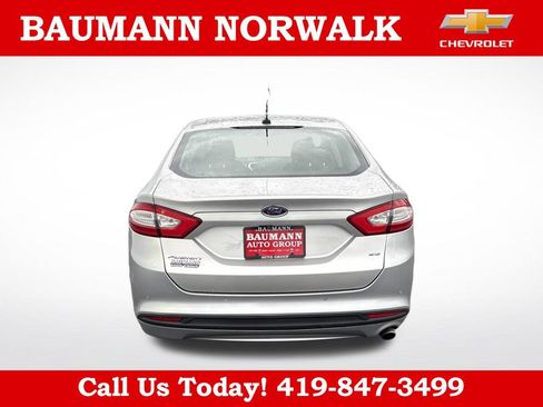 Used 2015 Ford Fusion SE FWD image 9