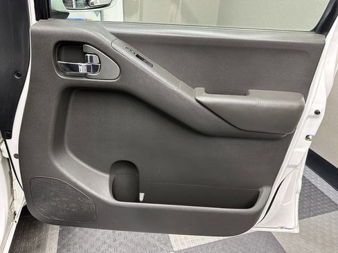 Used 2012 Nissan Frontier PRO-4X image 17