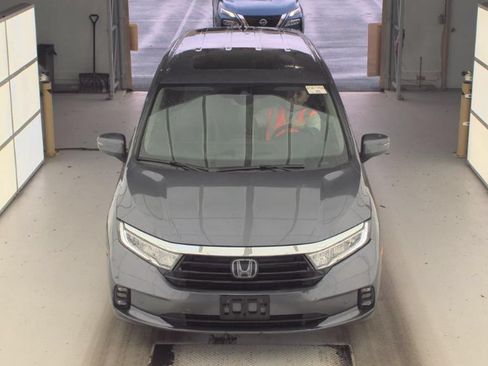 Used 2023 Honda Odyssey Touring image 2