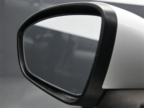 Used 2023 Nissan Sentra SV image 8