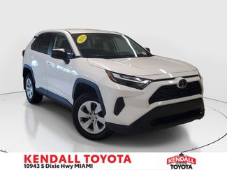 Used 2024 Toyota RAV4 LE video 1