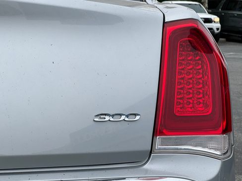 Used 2019 Chrysler 300 Touring RWD image 25