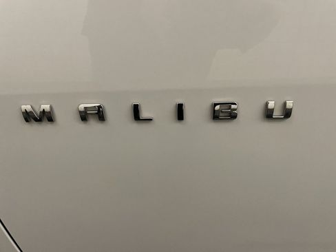 Used 2022 Chevrolet Malibu LT image 24