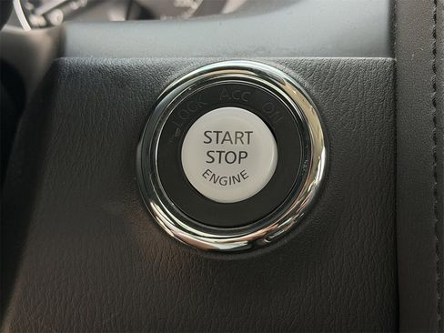 Used 2024 Nissan Armada SL image 22