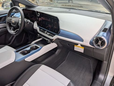 New 2026 Chevrolet Equinox EV LT image 25