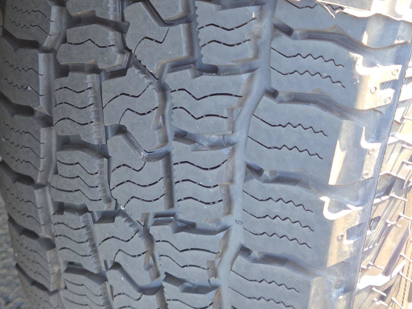 Used 2025 Ford Explorer ST-Line AWD/4WD image 13