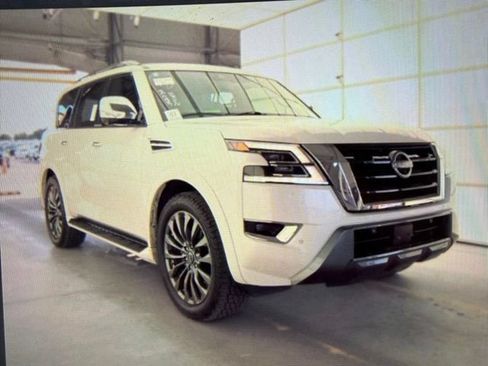 Used 2023 Nissan Armada Platinum w/ Captain's Chairs Package RWD image 1