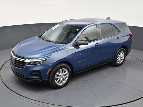 Used 2024 Chevrolet Equinox LS FWD image 12